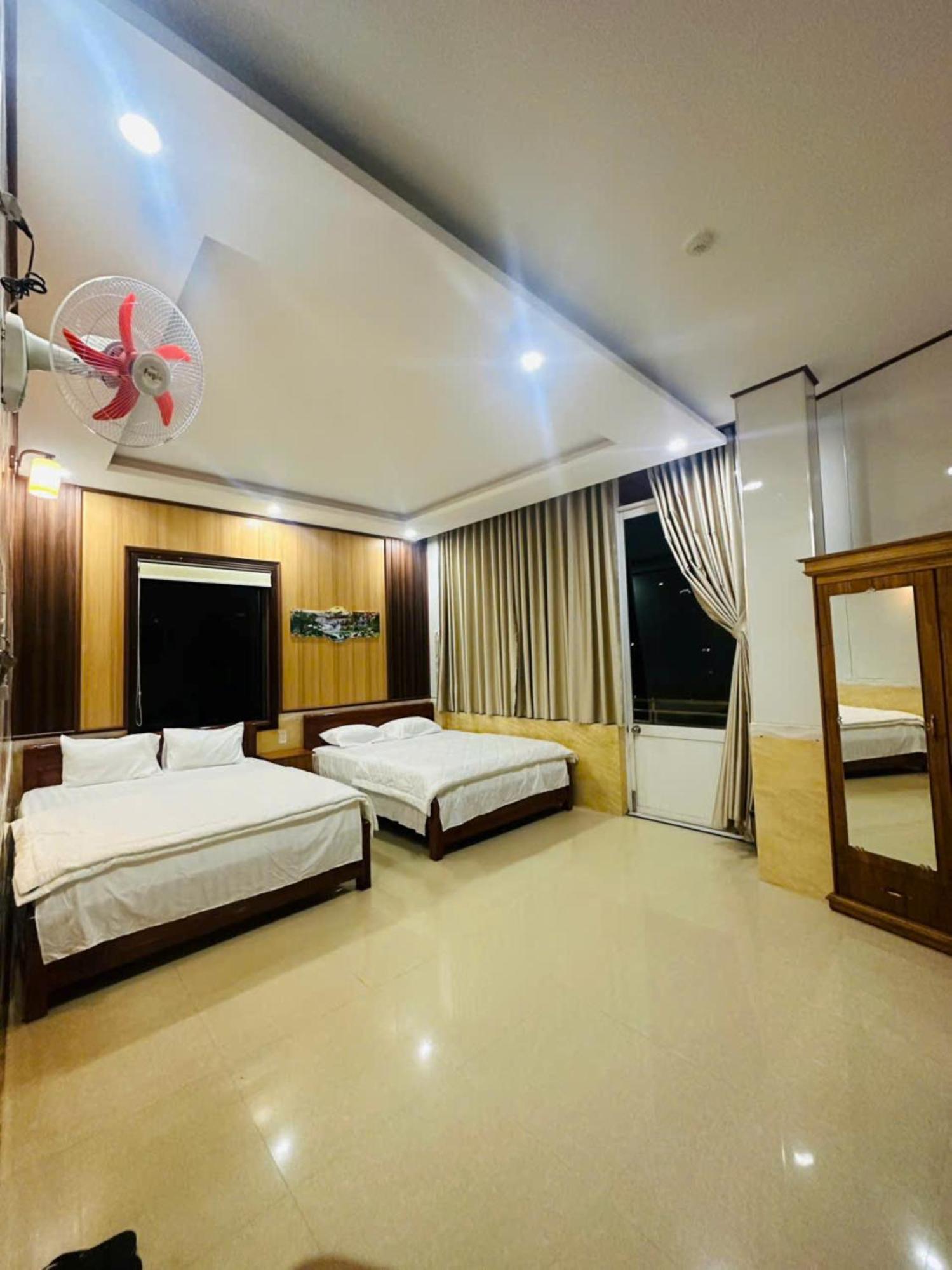 Binh Minh Hotel Pleiku Exteriör bild
