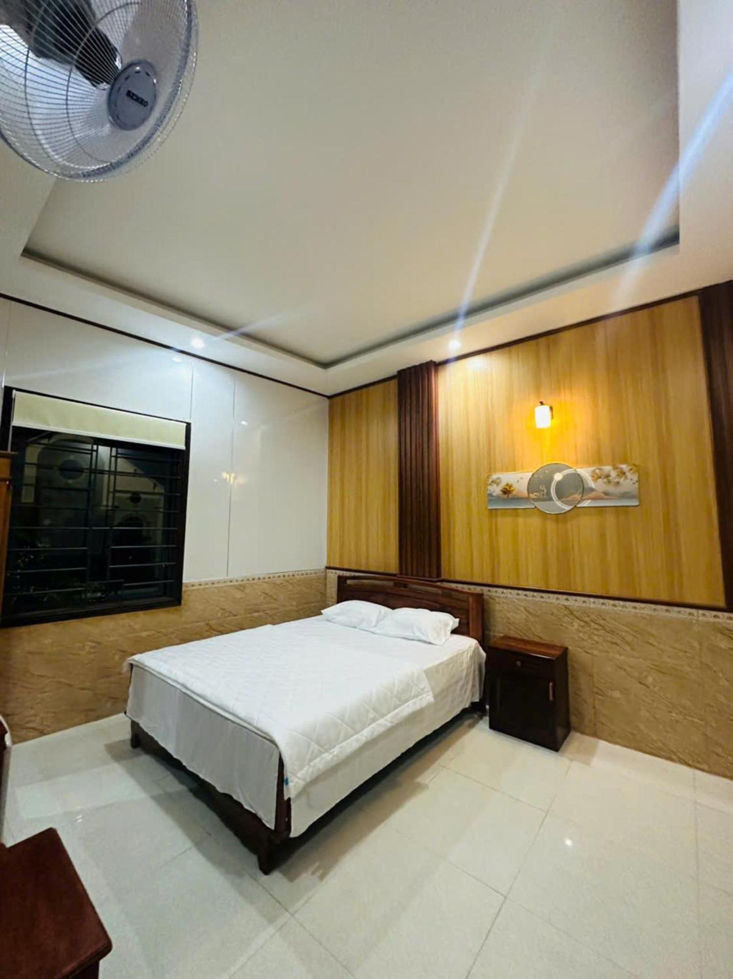 Binh Minh Hotel Pleiku Exteriör bild